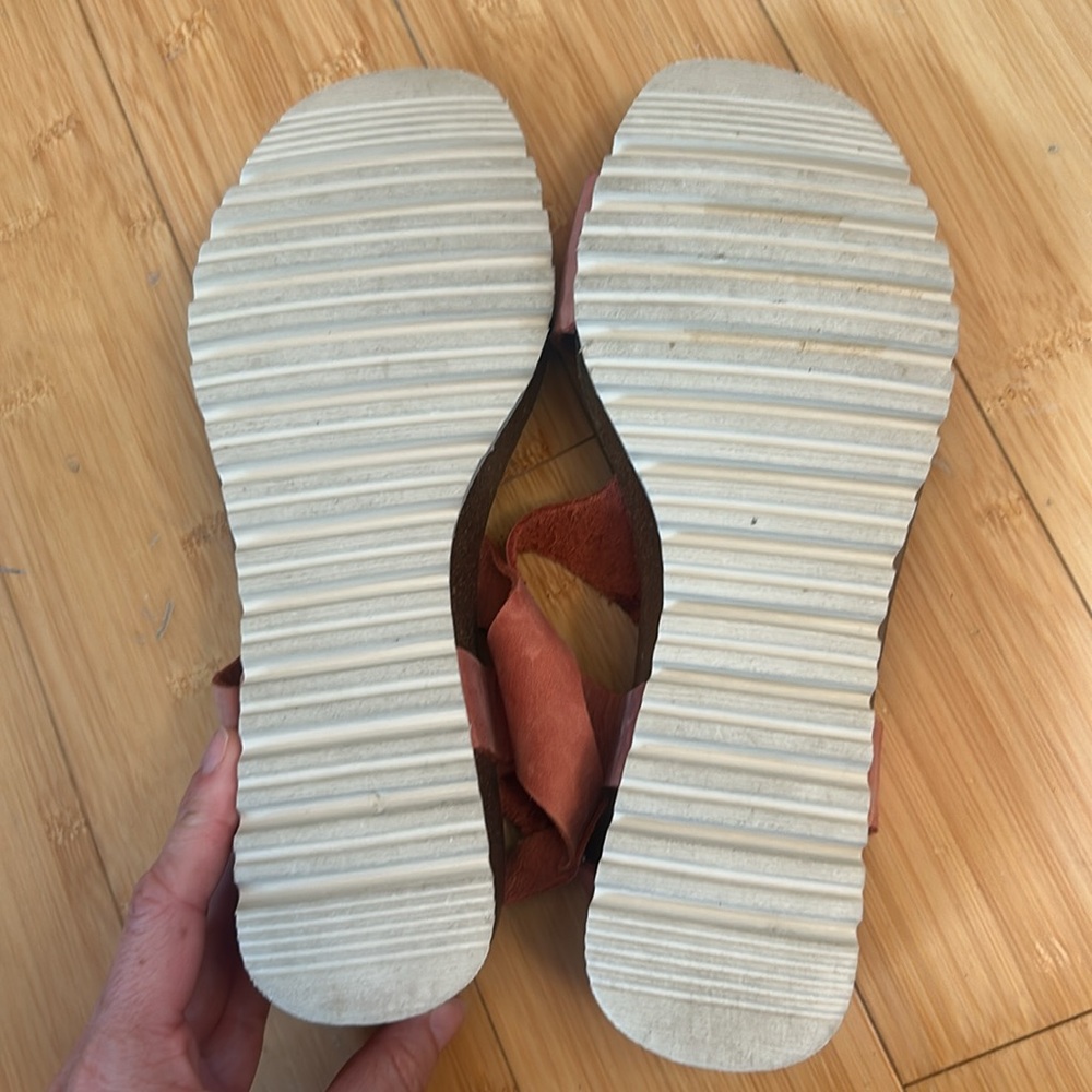 InterBios Red Leather Platform Sandal size 40, barely worn - Picture 6 of 8
